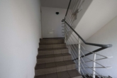 Treppenhaus - Leerstehende 2-Zimmer-Wohnung mit Balkon und Stellplatz in ruhiger Lage