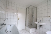Badezimmer - Leerstehende 2-Zimmer-Wohnung mit Balkon und Stellplatz in ruhiger Lage
