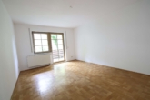 Wohnzimmer - Leerstehende 2-Zimmer-Wohnung mit Balkon und Stellplatz in ruhiger Lage