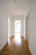 Flur - Leerstehende 2-Zimmer-Wohnung mit Balkon und Stellplatz in ruhiger Lage