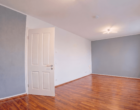Wohnzimmer - Hochwertige 3 Zimmerwohnung mit Fußbodenheizung und Balkon A+