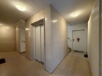 Hausflur - Blick ins Rosental – leerstehende 2 Zimmerwohnung mit großem Balkon!