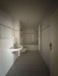Bad mit Wanne - Blick ins Rosental – leerstehende 2 Zimmerwohnung mit großem Balkon!