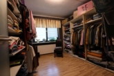 Ankleidezimmer - Hochwertiges Einfamilienhaus mit Pool in ruhiger Waldlage von Bad Düben – Effizienzklasse A