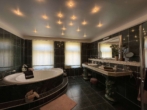 Bad 2. OG - EIGENNUTZER +++ 285 qm zum Wohlfühlen inkl. Fitness, Sauna, Sonnenterrasse mit Blick über Leipzig+++