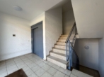 Treppenhaus - Attraktive 2-Zimmer-Wohnung mit Balkon – Renditestarke Kapitalanlage mit Stellplatz