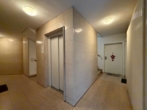 Hausflur - Sonnenbalkon mit Blick ins Rosental – leerstehende 2 Zimmerwohnung mit großem Balkon!