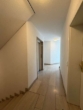 Hausflur - Sonnenbalkon mit Blick ins Rosental – leerstehende 2 Zimmerwohnung mit großem Balkon!