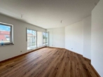 Wohnzimmer - Sonnenbalkon mit Blick ins Rosental – leerstehende 2 Zimmerwohnung mit großem Balkon!